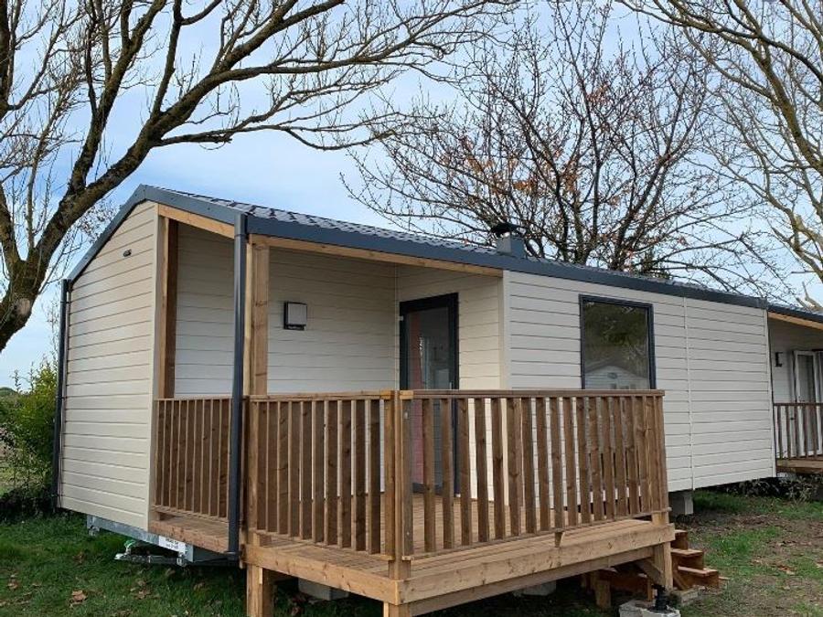 Mobilhome 4 personnes - 25m2 (2021) + Terrasse bois semi-couverte 8m2. 4 pers 0