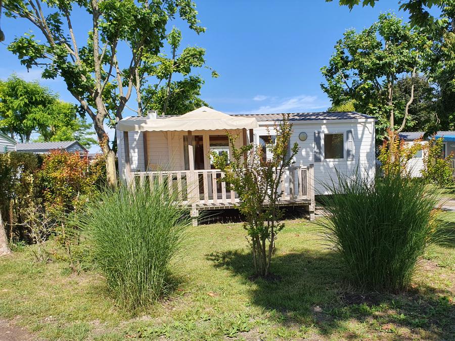 Mobilhome 6 personnes - 30m² + Terrasse bois semi-couverte 12m² 4/6 pers 12