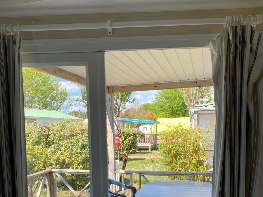 Mobilhome 4 personnes - 26m² + Terrasse bois intégrée de 7m². 4 pers 7