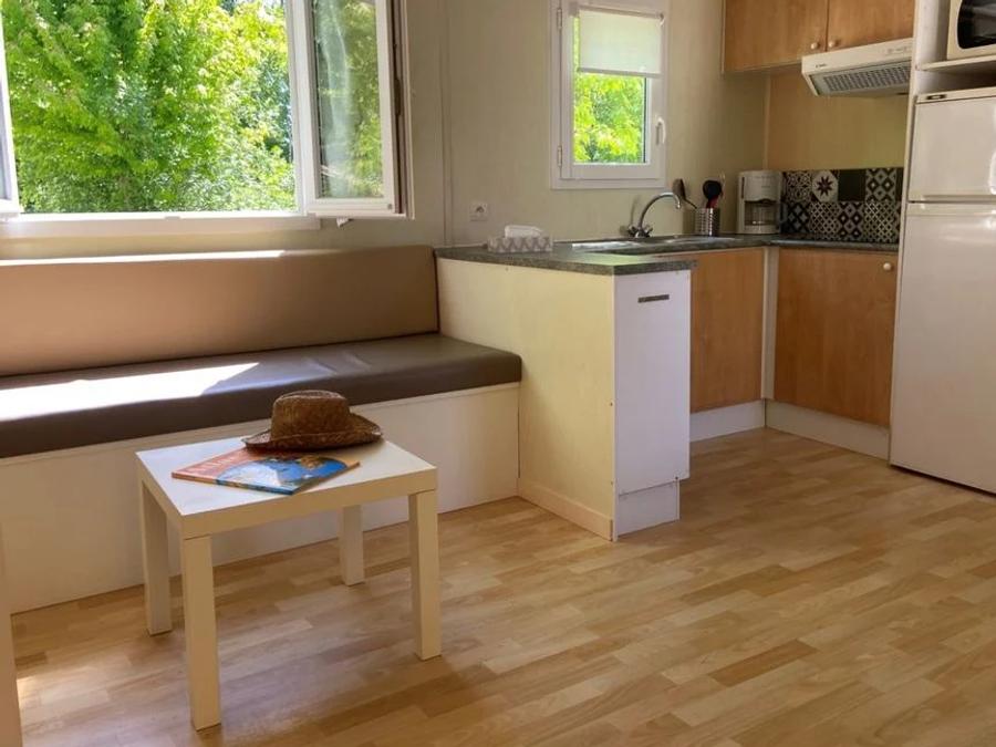 Mobilhome 4 personnes - TV 8