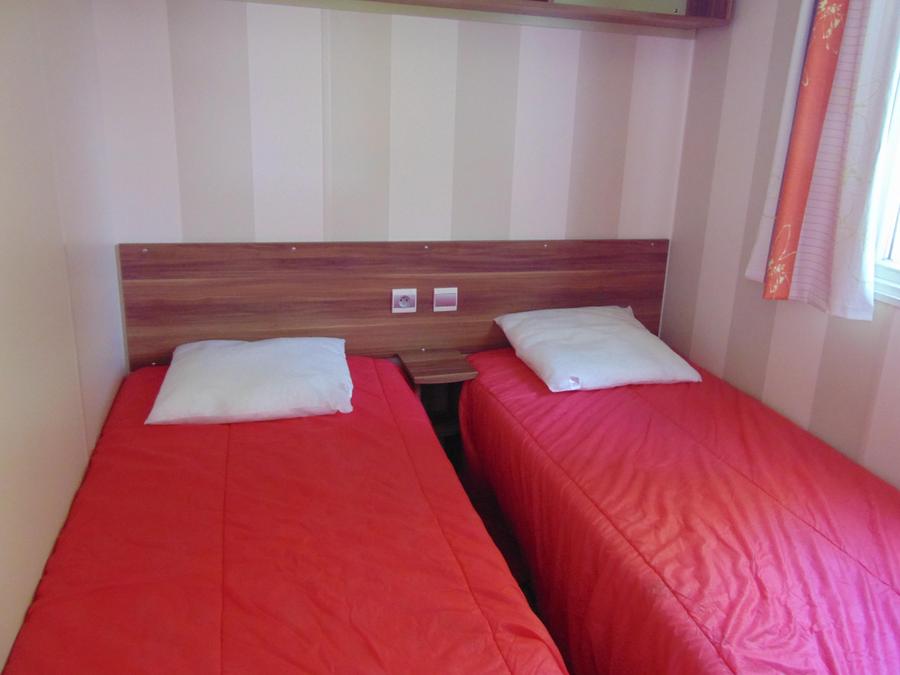 Mobilhome 6 personnes - éco 30 m² / 2 chambres - terrasse couverte 3