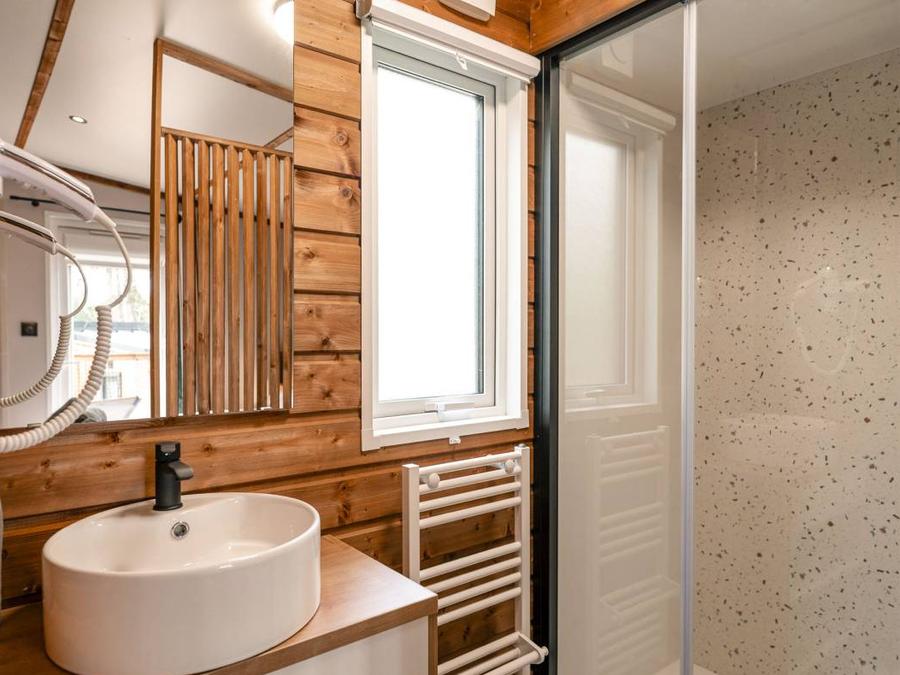 Mobilhome 4 personnes - LA CLAIRIERE SEASONOVA - Cottage Signature, jacuzzi privatif, clim 4