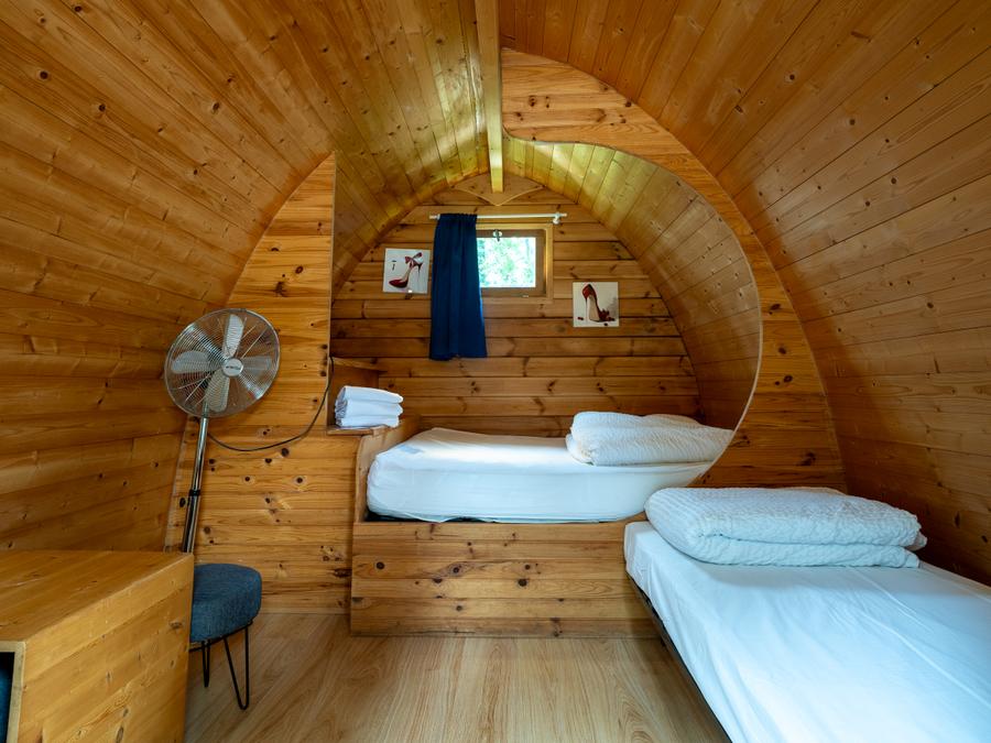 Insolite 3 personnes - GRAND POD sans sanitaire ni cuisine 8