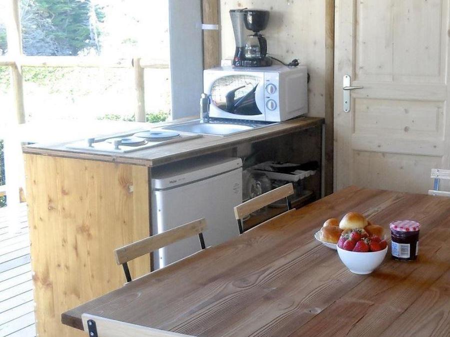 Tente en toile et en bois 4 personnes - Cabane Lodge sur pilotis Standard 34m² (2 chambres) dont terrasse couverte 11m² 1