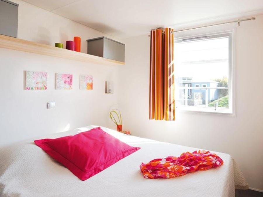 Mobilhome 4 personnes - Mobil-home Standard 27m² (2 chambres) + TV + terrasse semi-couverte 18m² 2