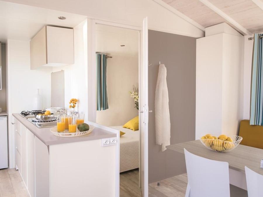 Mobilhome 4 personnes - Mobil-home Confort 29m² (2 chambres) + TV + terrasse semi-couverte 3