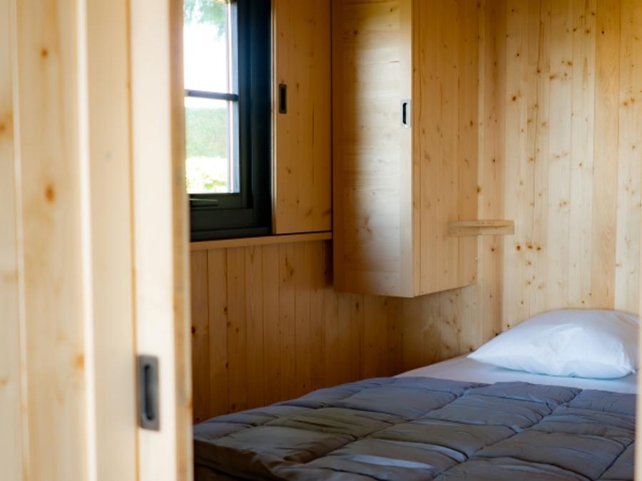Chalet 5 personnes - CABANE PREMIUM SUR PILOTIS 10