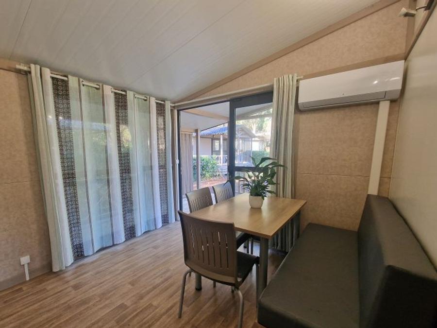 Chalet 5 personnes - Chalet Confort Mimosa (2 ch -5 pers max) 28 m² + terrasse + local rangement 2