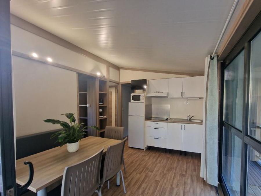 Chalet 5 personnes - Chalet Confort Mimosa (2 ch -5 pers max) 28 m² + terrasse + local rangement 1