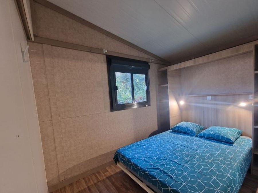 Chalet 5 personnes - Chalet Confort Mimosa (2 ch -5 pers max) 28 m² + terrasse + local rangement 3