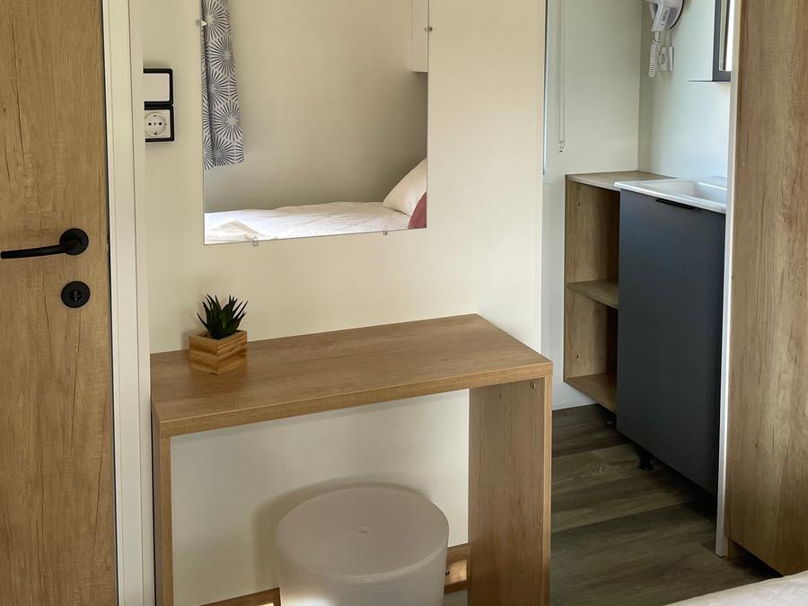 Bungalow 4 personnes - Location Appart camp' Hôtel avec terrasse 2ch/2sdb/Cuisine/Salon/Prestation hôtelière 3