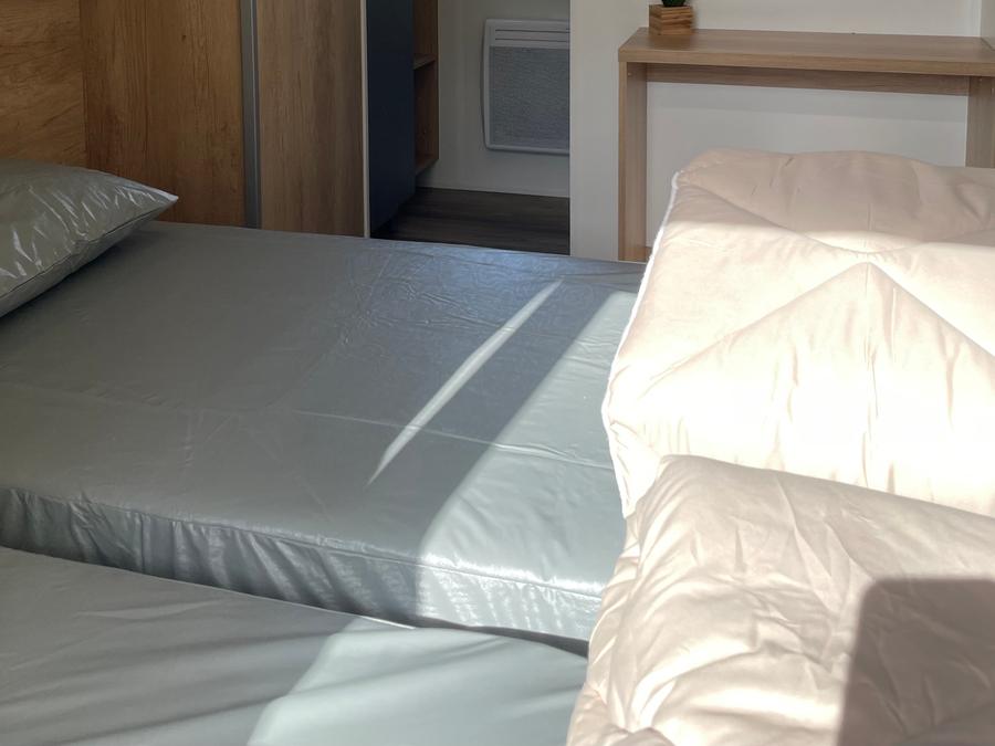 Bungalow 4 personnes - Location Appart camp' Hôtel avec terrasse 2ch/2sdb/Cuisine/Salon/Prestation hôtelière 5