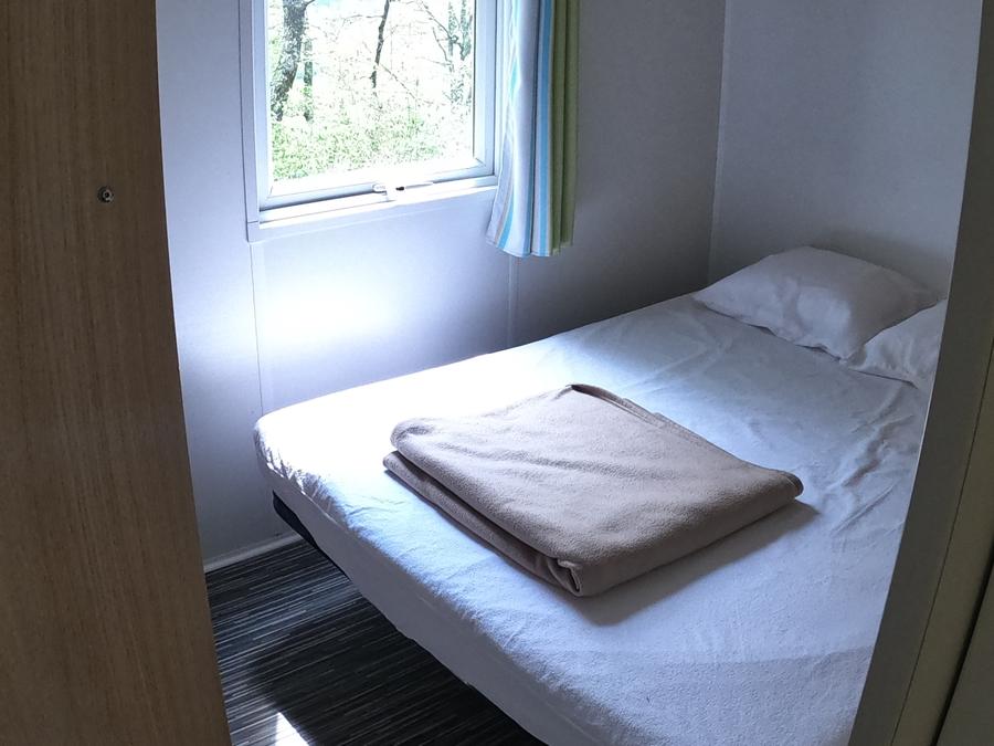 Tente en toile et en bois 4 personnes - Tithome avec sanitaire (samedi à samedi du 06/07/24 au 31/08/24) 4 pers. 6