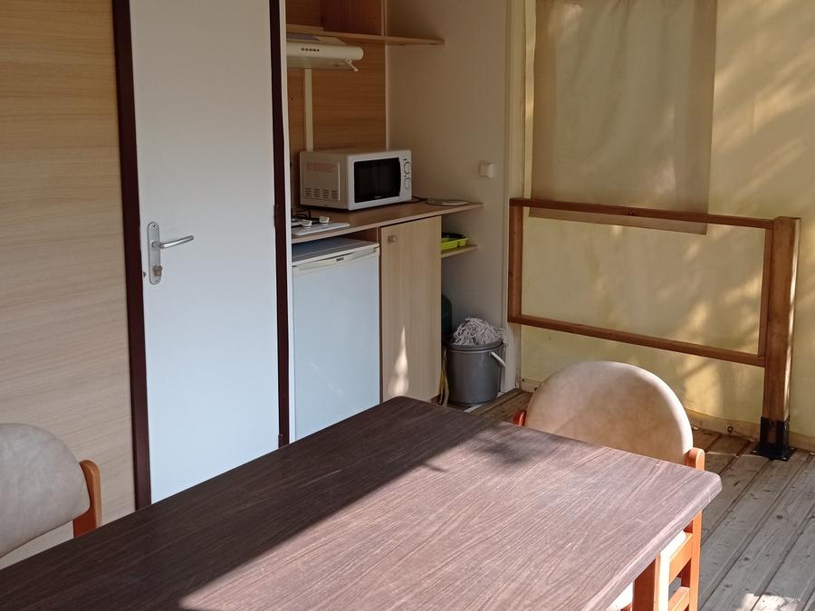 Tente en toile et en bois 4 personnes - Tithome sans sanitaire (dimanche à dimanche du 07/07/24 au 01/09/24) 4 pers. 4