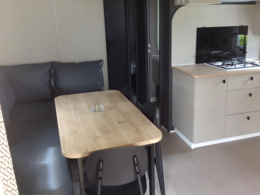 Mobilhome 6 personnes - 6 pers 3 chambres Terrasse semi couverte 8 .80 m x 3.70 m 6 Lave-vaisselle et Tv incluse 3