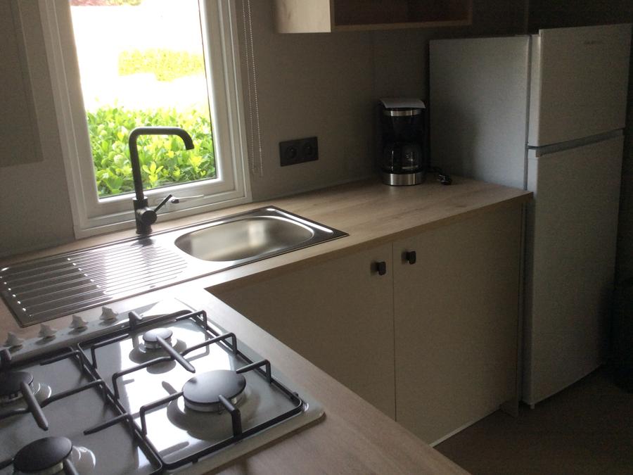 Mobilhome 6 personnes - 6 pers 3 chambres Terrasse semi couverte 8 .80 m x 3.70 m 6 Lave-vaisselle et Tv incluse 2