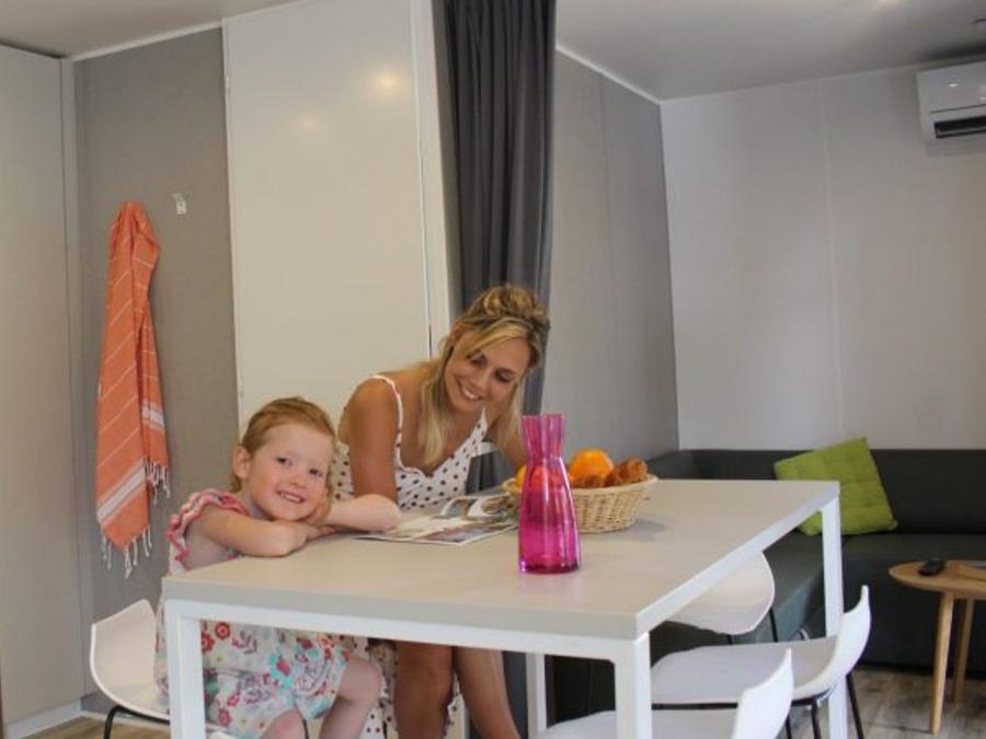 Mobilhome 6 personnes - M-Home PREMIUM PLUS 2 ch - CLIM - TV - 31m² 5