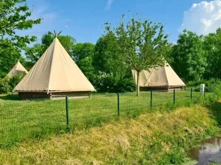 Tente en toile et en bois 2 personnes - Tipi - sans sanitaires 9