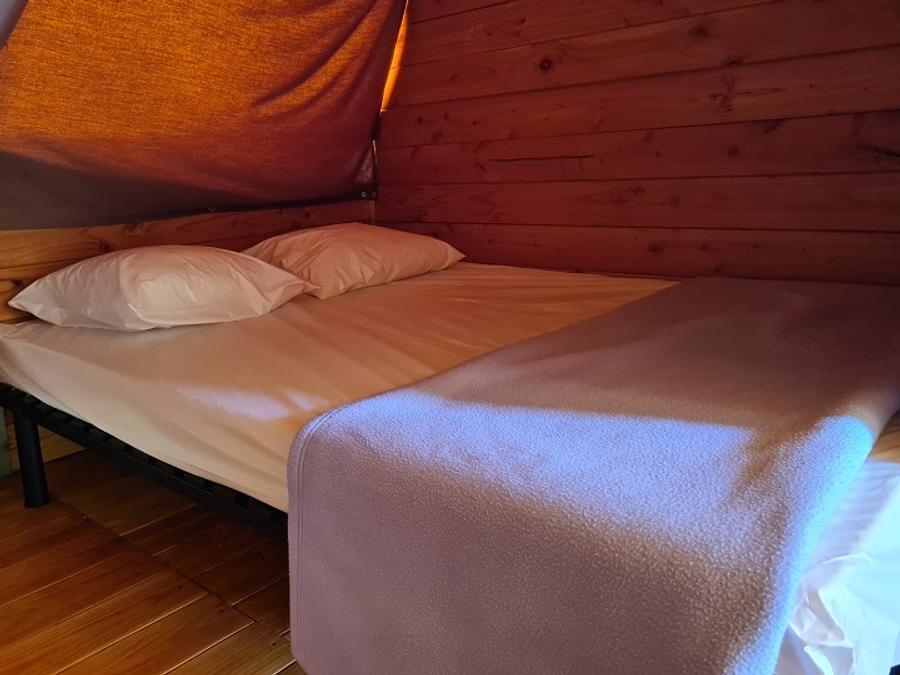 Tente en toile et en bois 2 personnes - Tipi - sans sanitaires 2