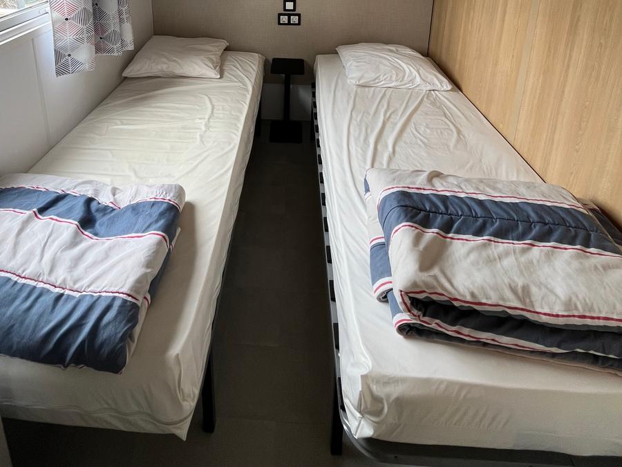 Mobilhome 4 personnes - MOBIL-HOME SAVANAH 30M² avec terrasse semi couverte 5