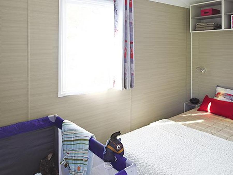 Mobilhome 4 personnes - MOBILE HOME NIRVANA 31 M² avec terrasse couverte 1