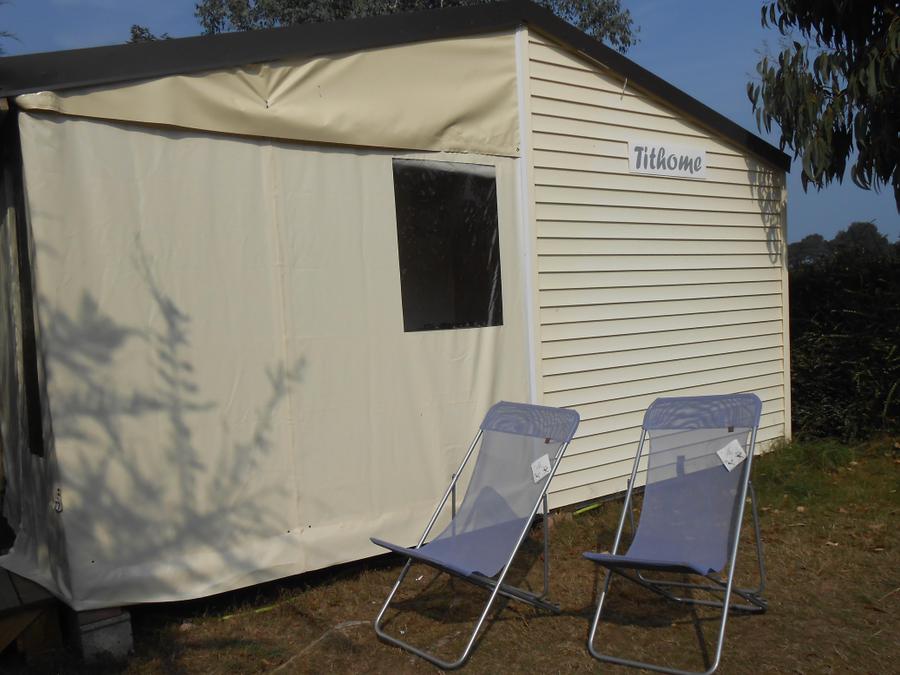 Tente en toile et en bois 5 personnes - TITHOME 25m² 2 chambres - PAS DE WC ET SALLE DE BAIN 0