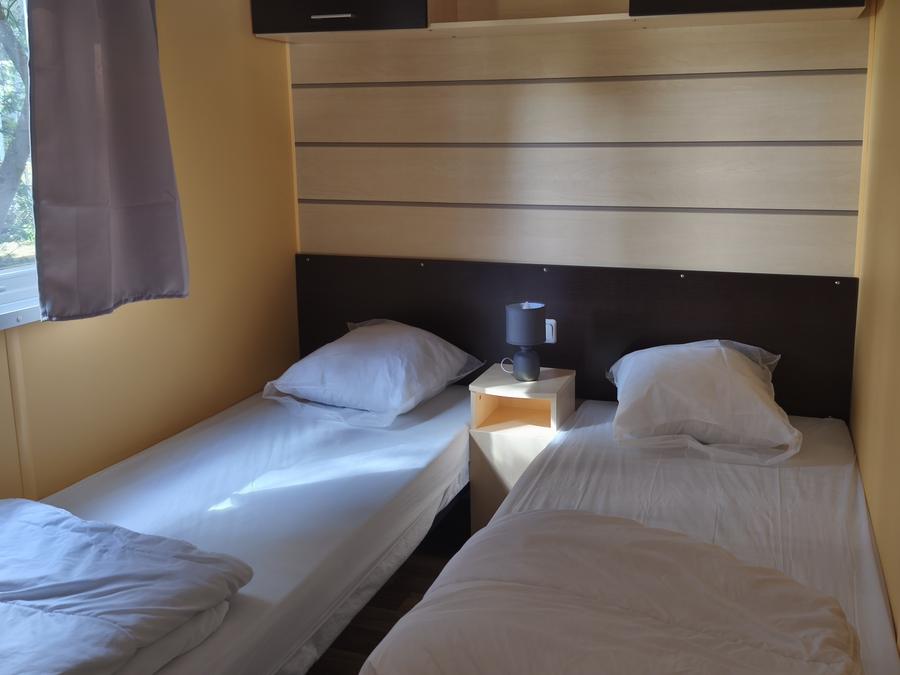 Mobilhome 4 personnes - 30m² - 2 chambres - n° 68 Terrasse couverte Dimanche au Dimanche 4