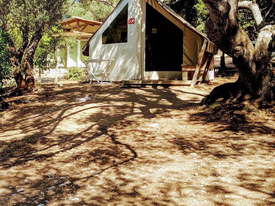 Bungalow toilé 4 personnes - 2 chambres - sans sanitaires 1