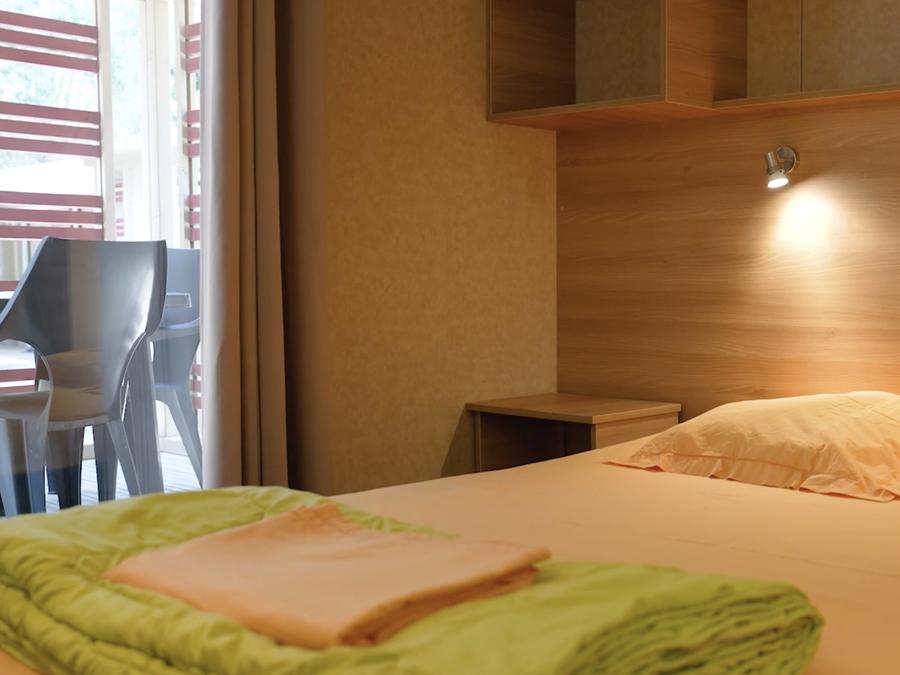 Chalet 4 personnes - bois 2 chambres Climatisé - Dimanche 3