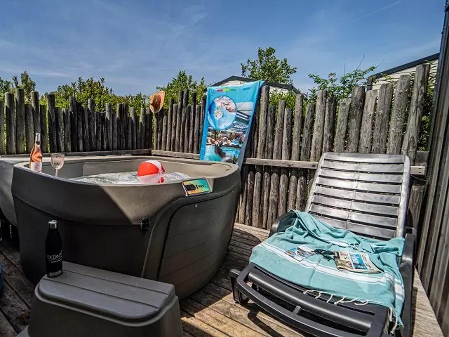 Mobilhome 4 personnes - Duo Premium 3 Pièces 4 Personnes Jacuzzi + Climatisé + TV 5