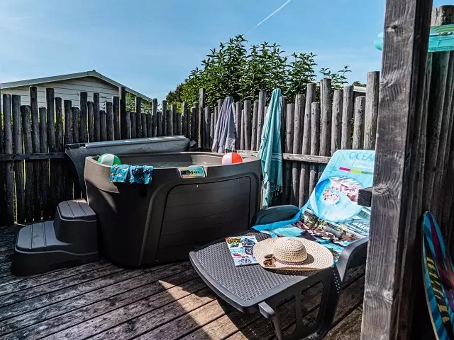 Mobilhome 6 personnes - Trio Premium 4 Pièces 6 Personnes Jacuzzi + Climatisé + TV 7