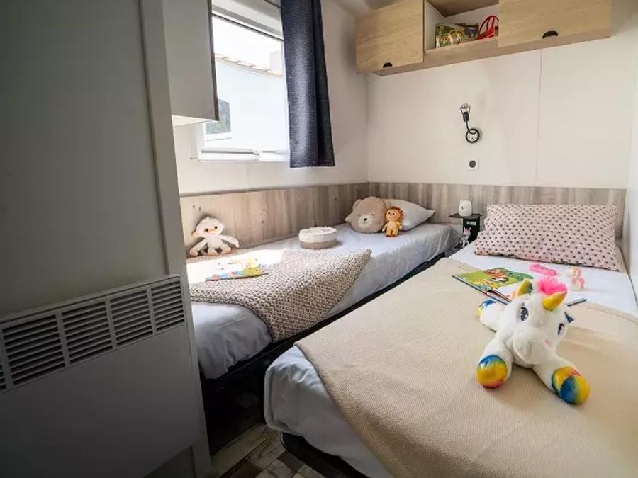 Mobilhome 6 personnes - Trio Premium 4 Pièces 6 Personnes Jacuzzi + Climatisé + TV 3