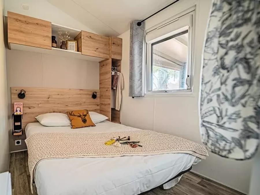 Mobilhome 8 personnes - Quattro Premium 5 Pièces 8 Personnes Jacuzzi + Climatisé + TV 3
