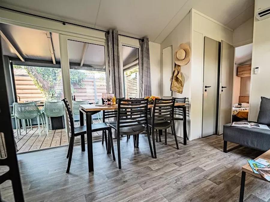 Mobilhome 8 personnes - Quattro Premium 5 Pièces 8 Personnes Jacuzzi + Climatisé + TV 2
