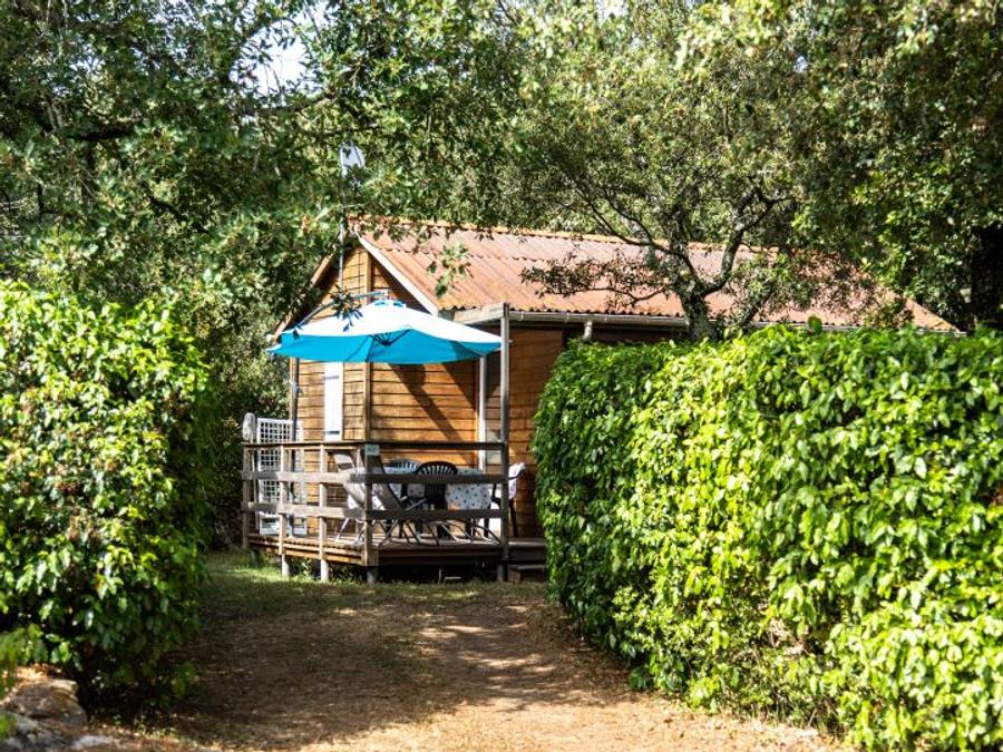Chalet 6 personnes - Chalet Confort -35m² -2 chambres - terrasse semi-couverte - TV - Clim 2/6 pers 9