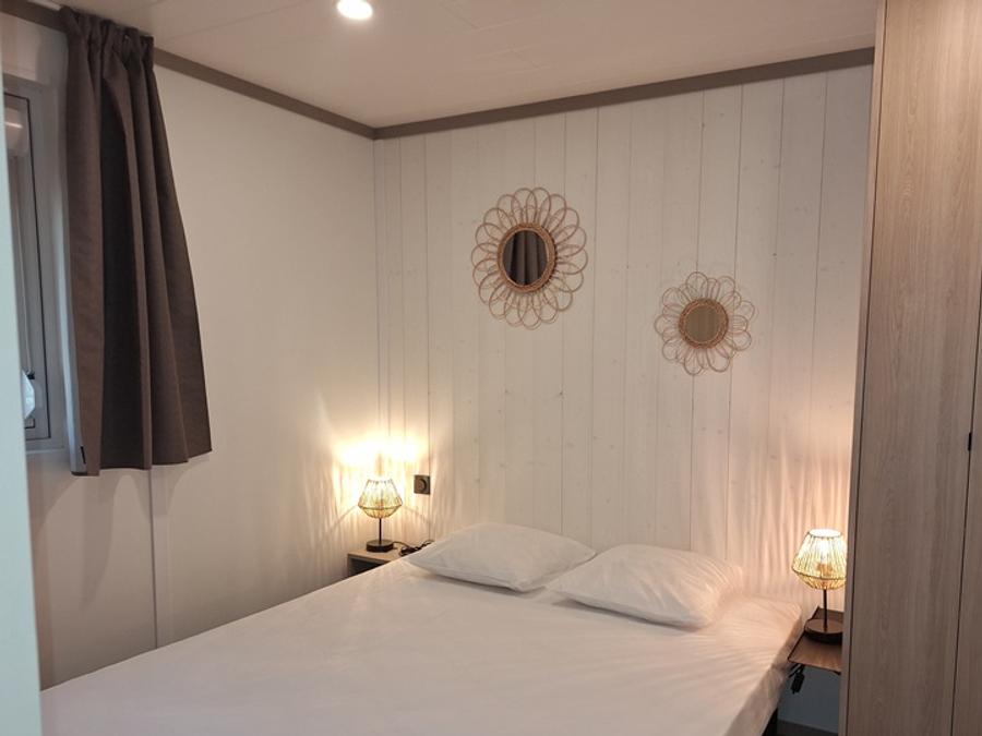 Chalet 5 personnes - NEW // Chalet Premium -28m2 - 2 chambres - terrasse couverte - TV - Clim 2/5 pers 8