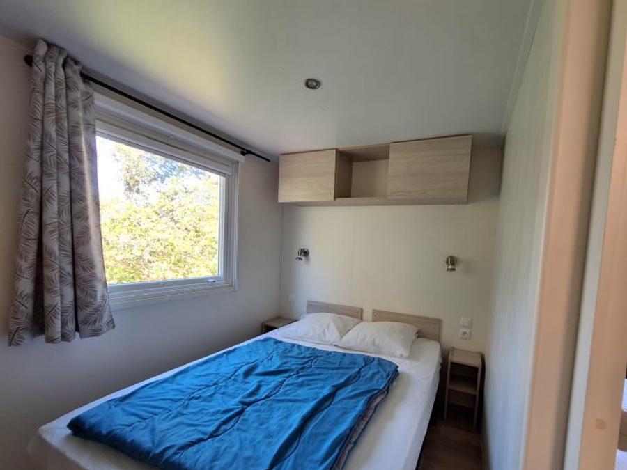 Mobilhome 4 personnes - Mobil-home Confort Louisiane 26m² 2 chambres - terrasse semi-couverte + TV +clim 2/4 pers 8