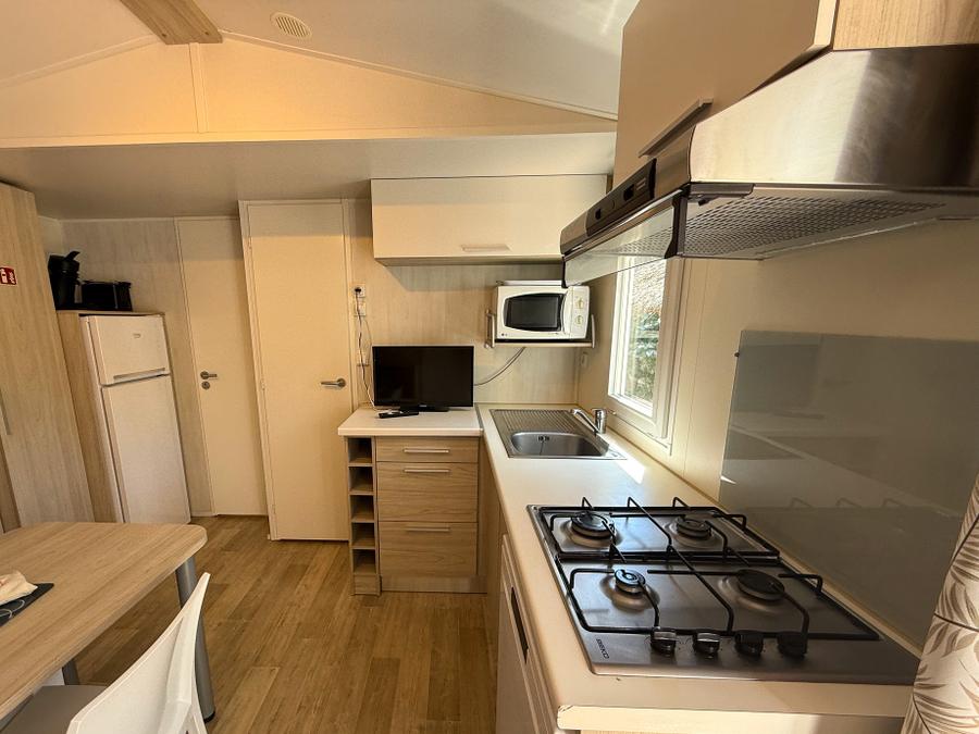 Mobilhome 4 personnes - Mobil-home Confort Louisiane 26m² 2 chambres - terrasse semi-couverte + TV +clim 2/4 pers 1