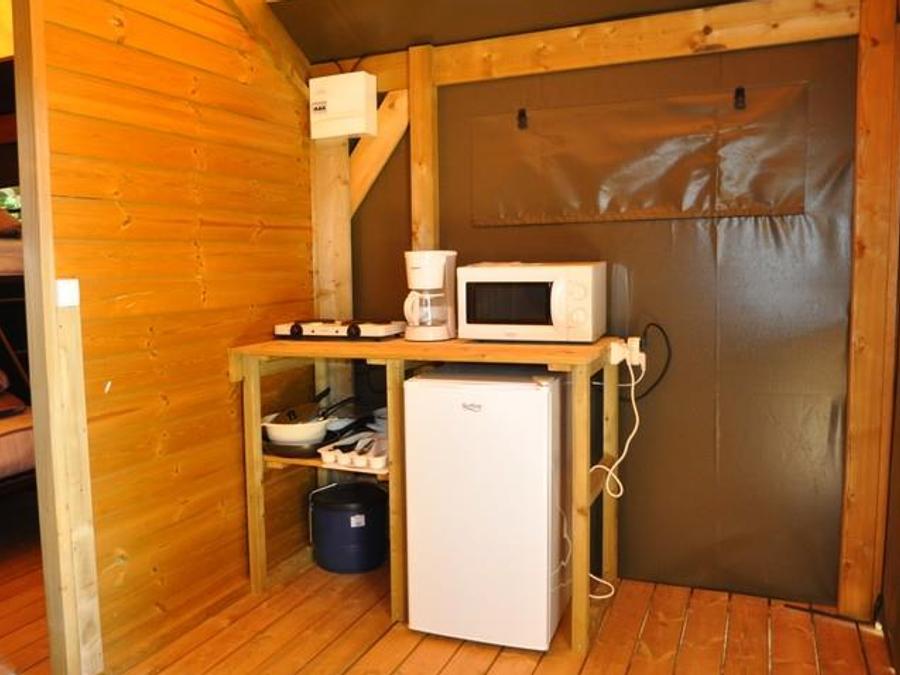 Tente en toile et en bois 5 personnes - LODGE, sans sanitaire 2