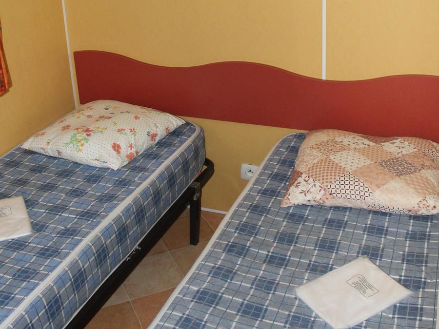 Mobilhome 4 personnes - NOISETIERS 4