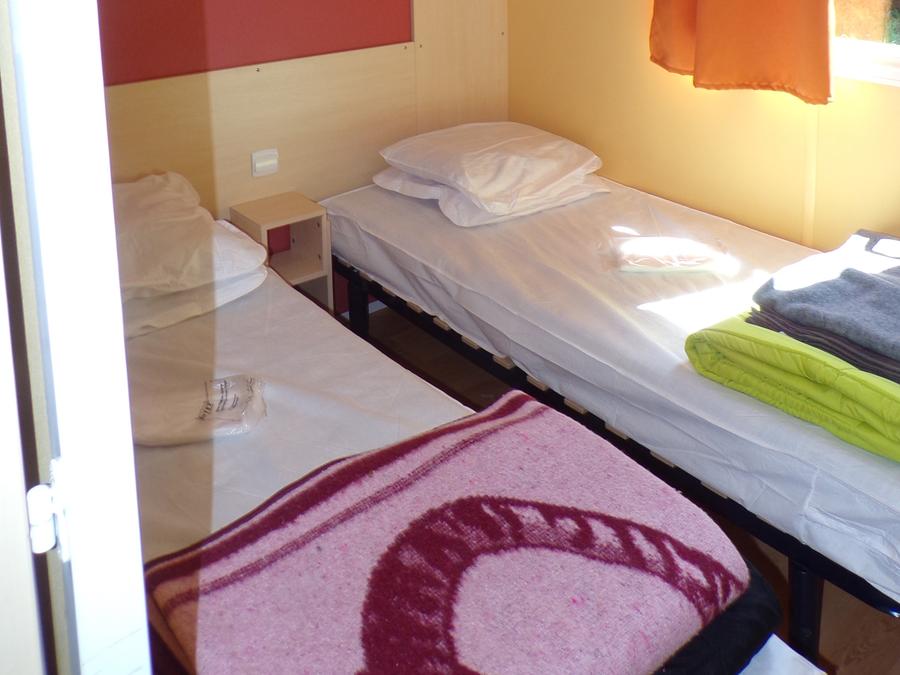 Mobilhome 6 personnes - Résidence Mobile confort Noyers avec terrasse bois semi-couverte 18 m² + TV-TNT 2