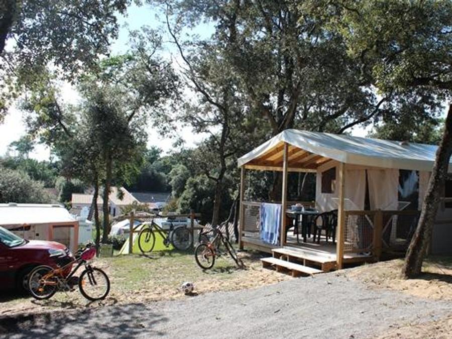 Tente en toile et en bois 5 personnes - Eco-lodge Sahari (sans sanitaires) 0
