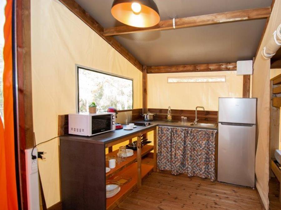 Tente en toile et en bois 4 personnes - C- Tente Lodge Mana 2 chambres 22m² 2