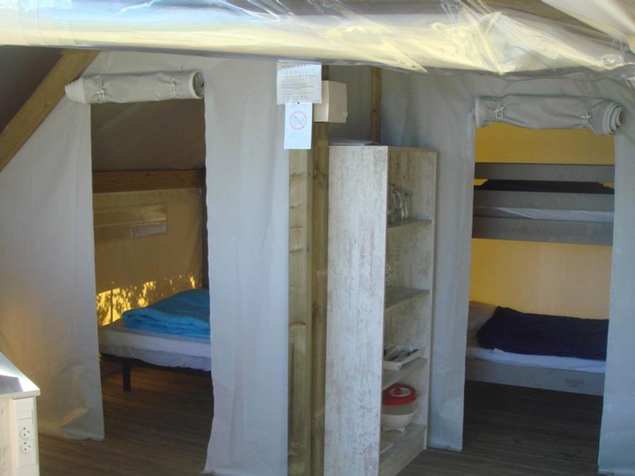 Tente en toile et en bois 4 personnes - LODGE SAHARI avec sanitaire privatif 2