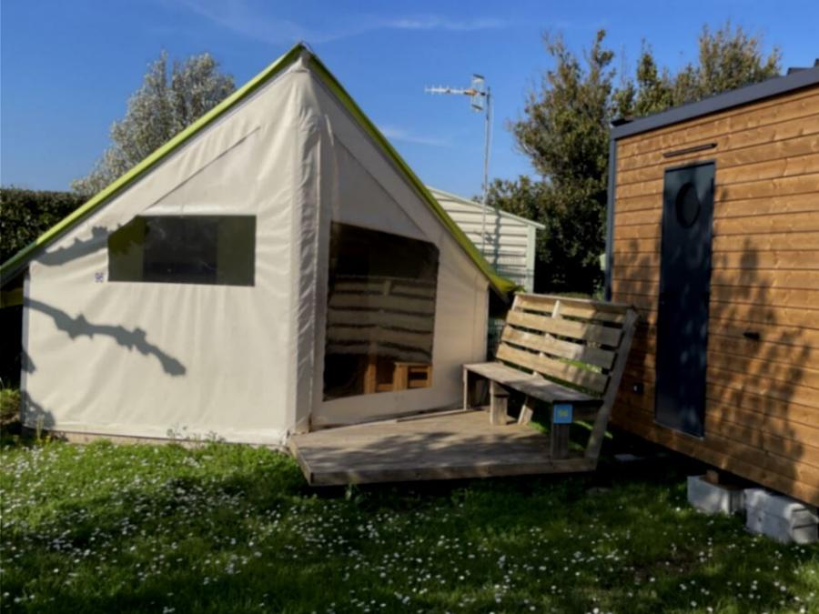Tente en toile et en bois 4 personnes - LODGE SAHARI avec sanitaire privatif 5
