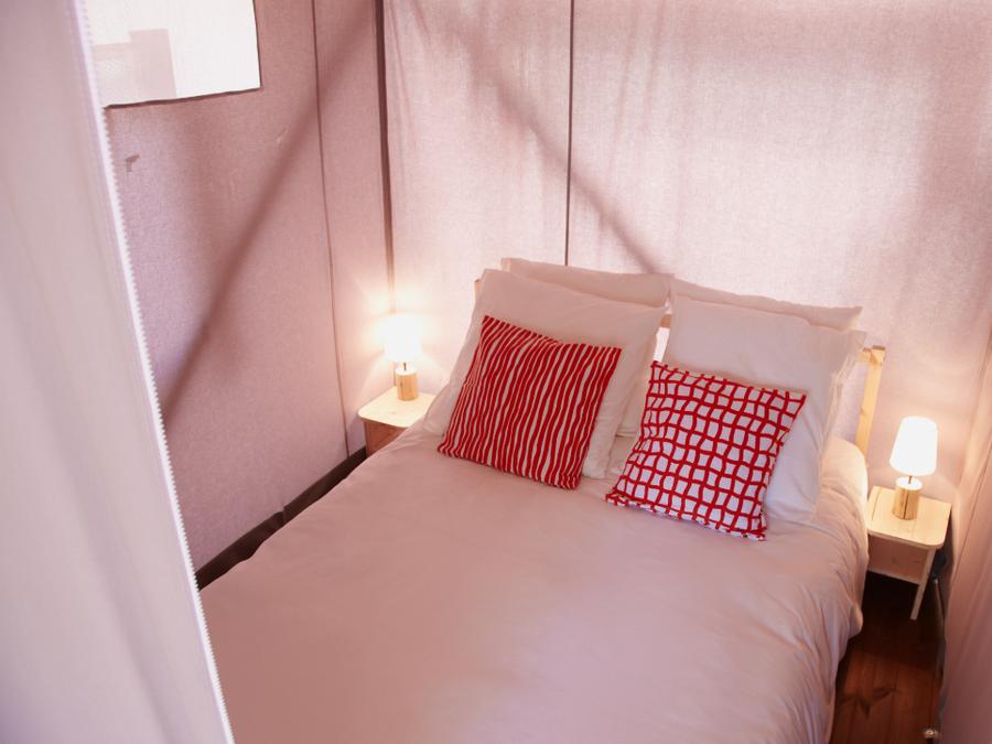 Tente en toile et en bois 4 personnes - Cabane Lodge Standard sur pilotis 34m² - 2 chambres - terrasse couverte de 10m² 4 pers 3