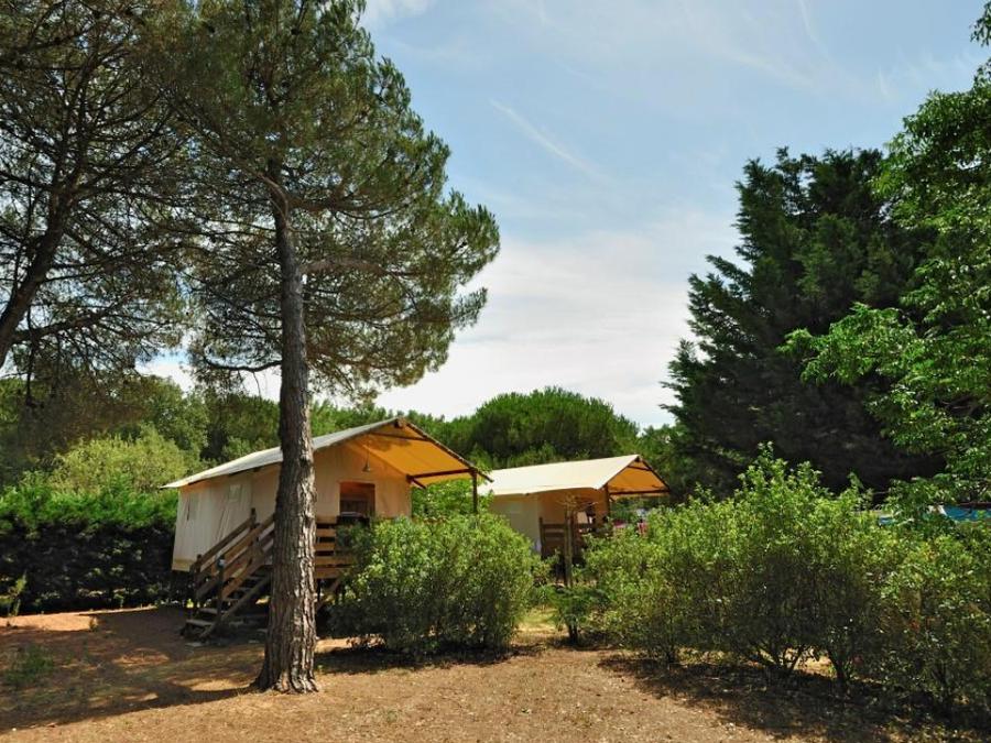 Tente en toile et en bois 4 personnes - Cabane Lodge Standard sur pilotis 34m² - 2 chambres - terrasse couverte de 10m² 4 pers 0