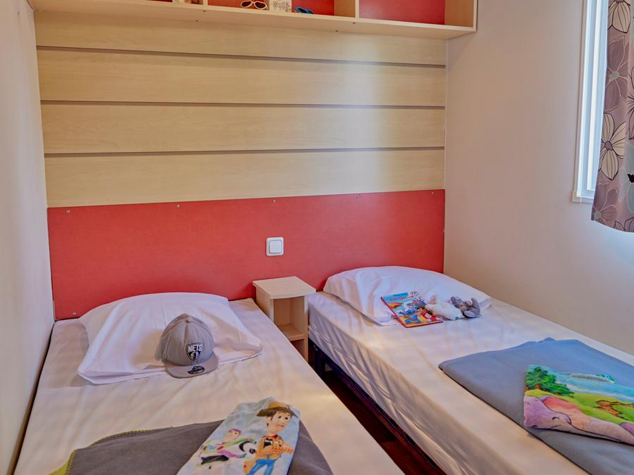 Mobilhome 6 personnes - TV 4