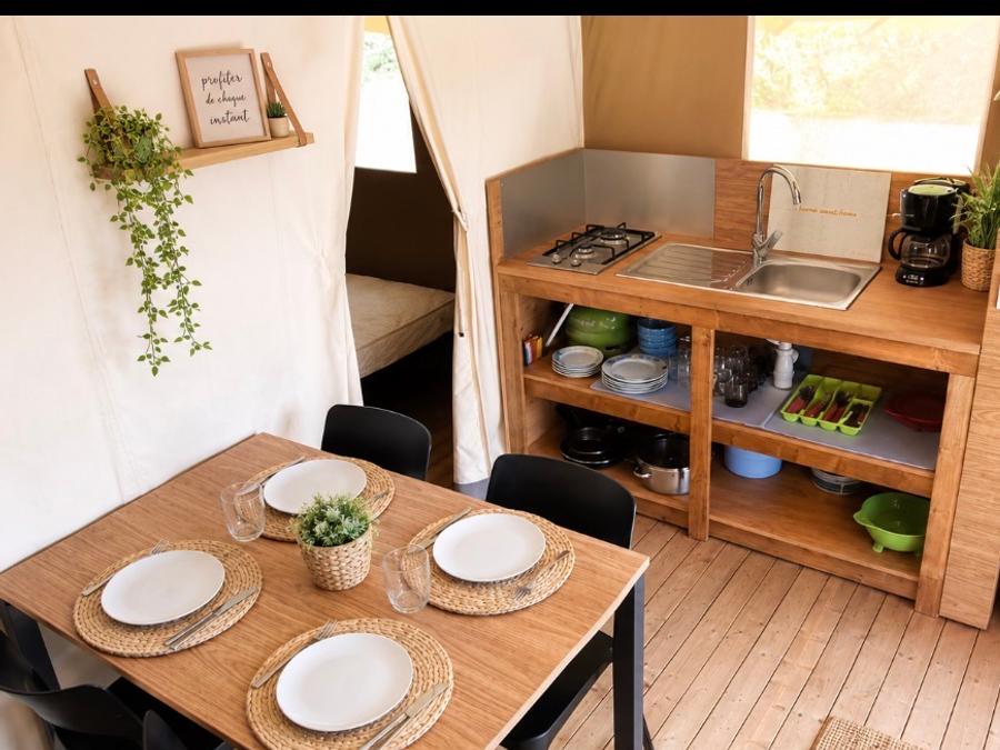 Tente en toile et en bois 4 personnes - Tente Lodge - 2 chambres + terrasse - avec sanitaires 2