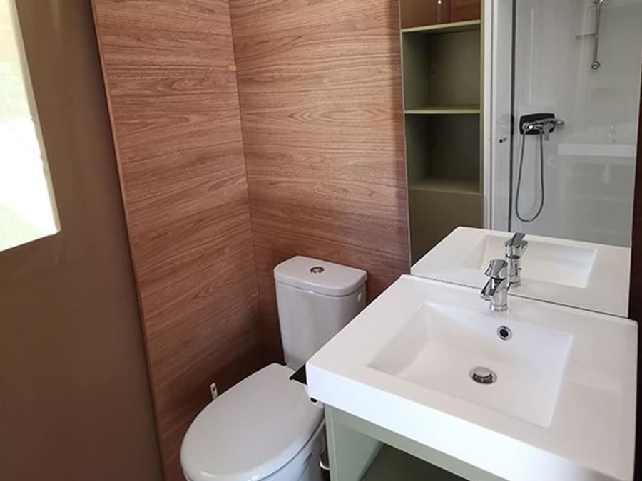 Tente en toile et en bois 4 personnes - Tente Lodge - 2 chambres + terrasse - avec sanitaires 7